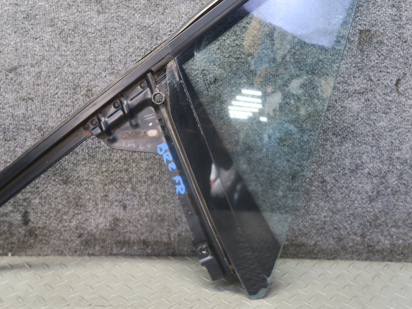 96-02 BMW E36/7 Z3 Roadster Front Right Side Door Fixed Glass Window OEM