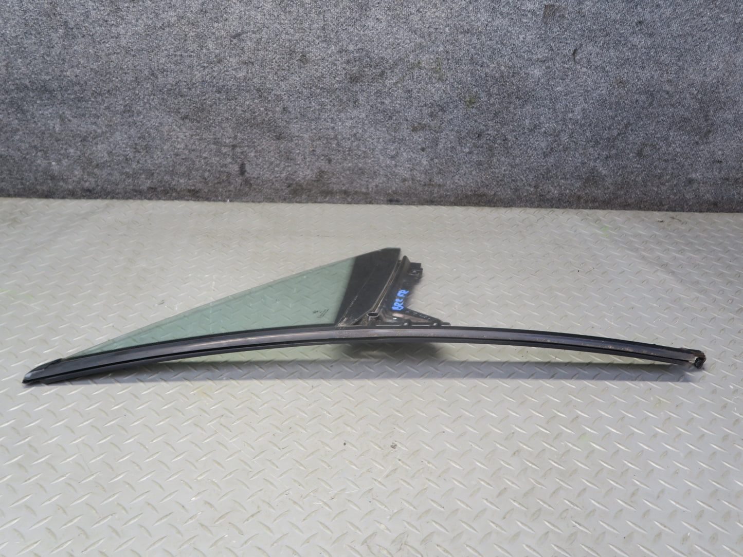 96-02 BMW E36/7 Z3 Roadster Front Right Side Door Fixed Glass Window OEM
