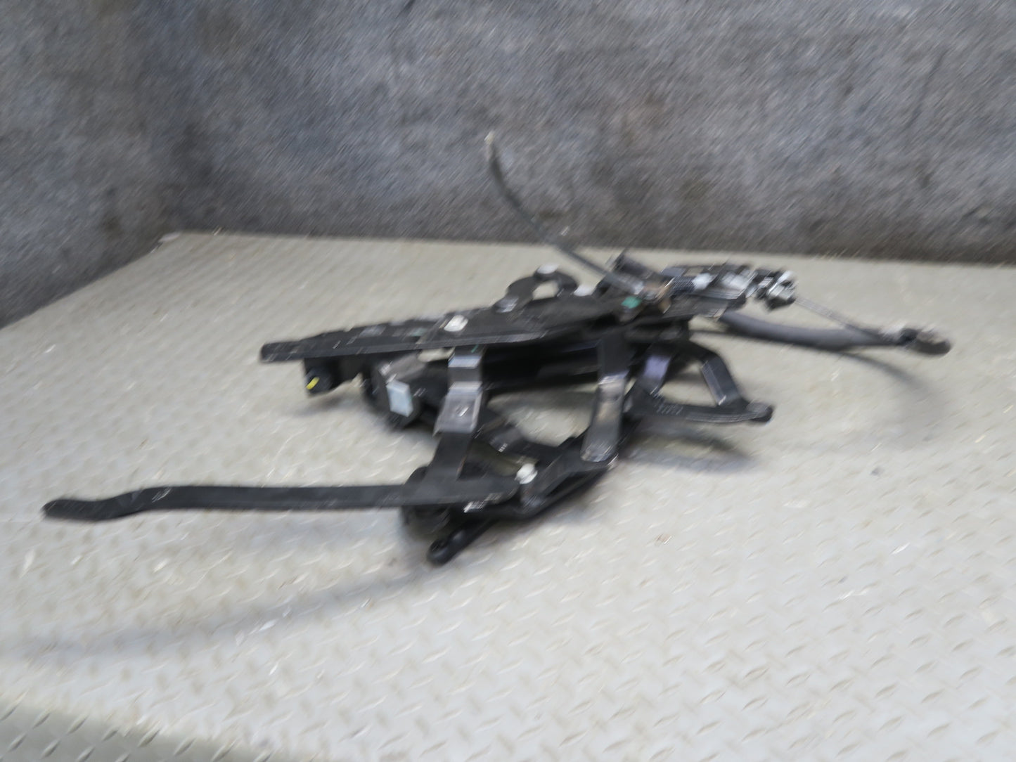 03-06 Chevrolet SSR Convertible Rear Left Roof Hinge OEM
