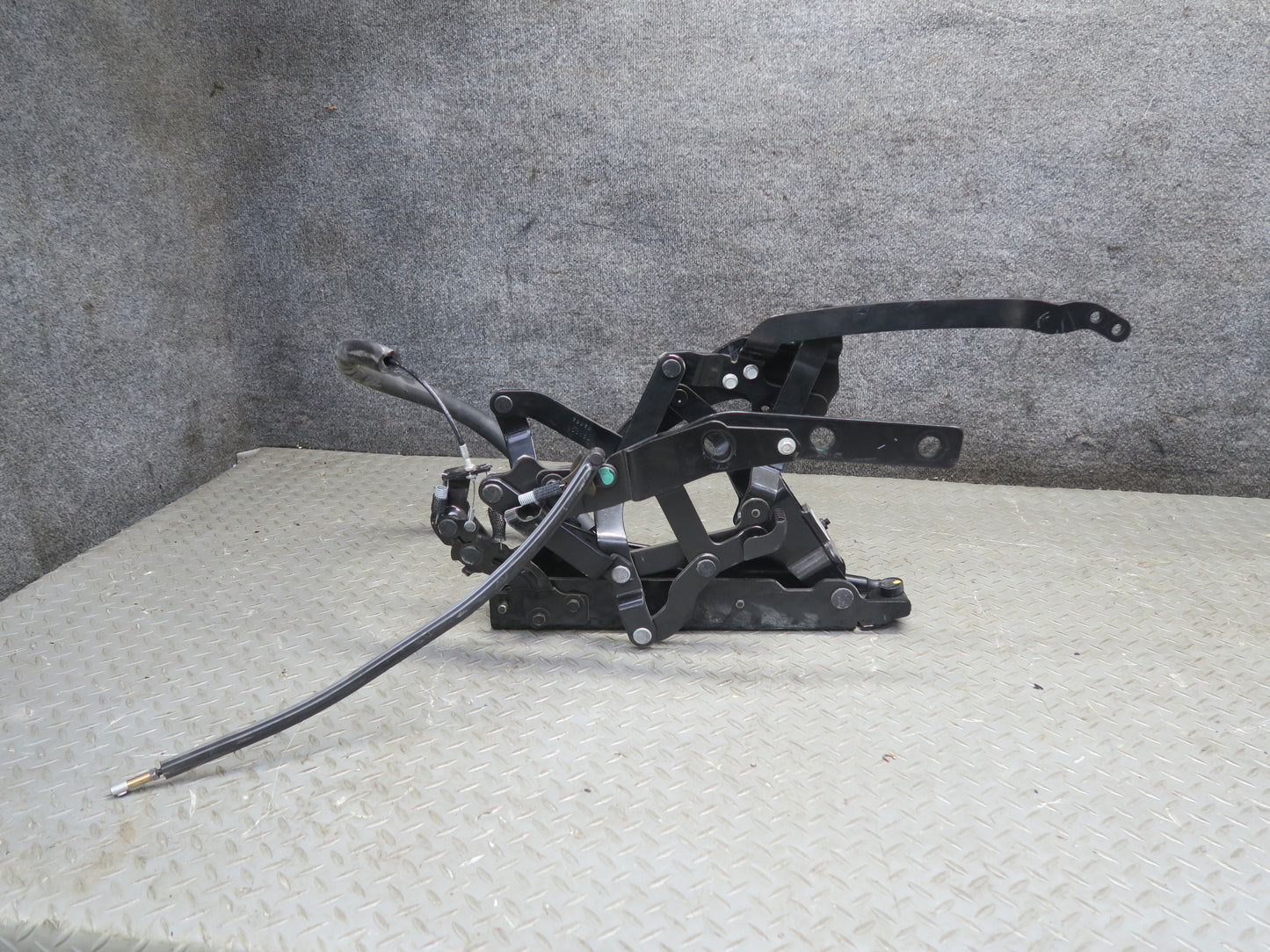 03-06 Chevrolet SSR Convertible Rear Left Roof Hinge OEM