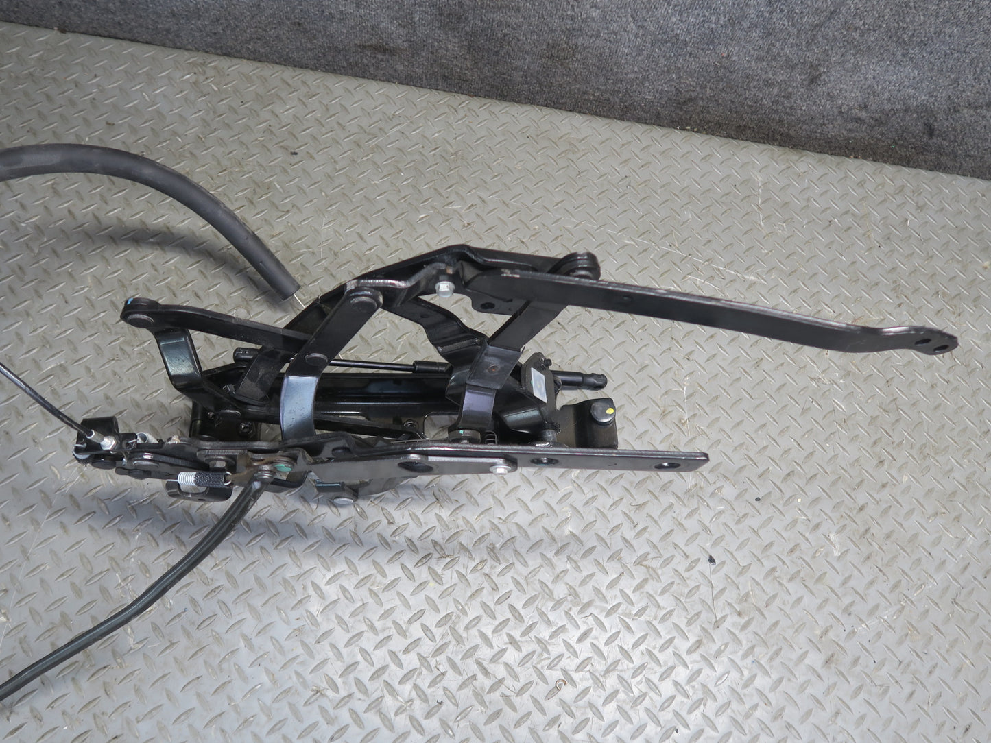 03-06 Chevrolet SSR Convertible Rear Left Roof Hinge OEM