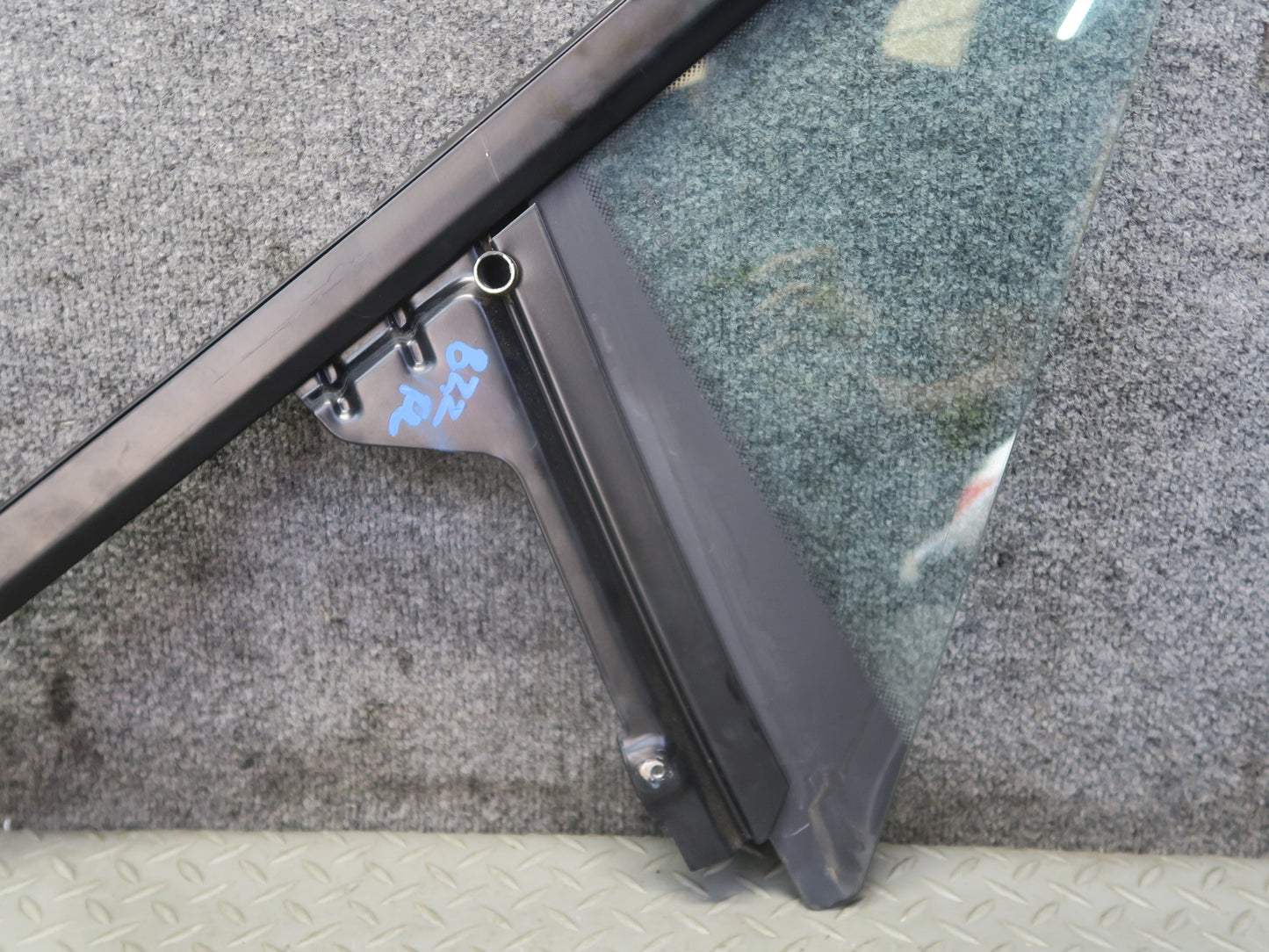 96-02 BMW E36/7 Z3 Roadster Front Left Side Door Fixed Glass Window OEM