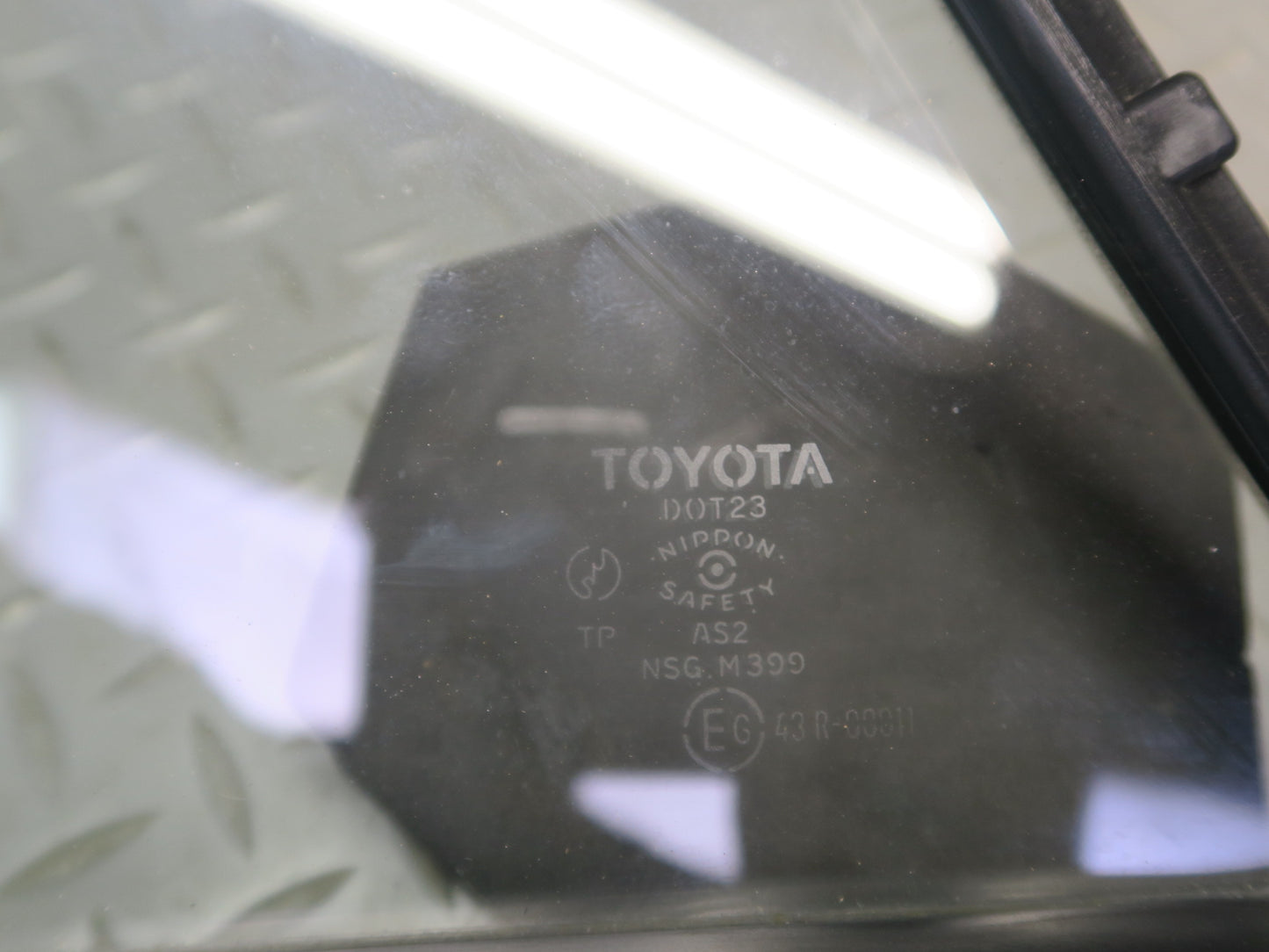 84-88 Toyota Cressida MX73 Sedan Rear Right Door Quarter Window Glass OEM