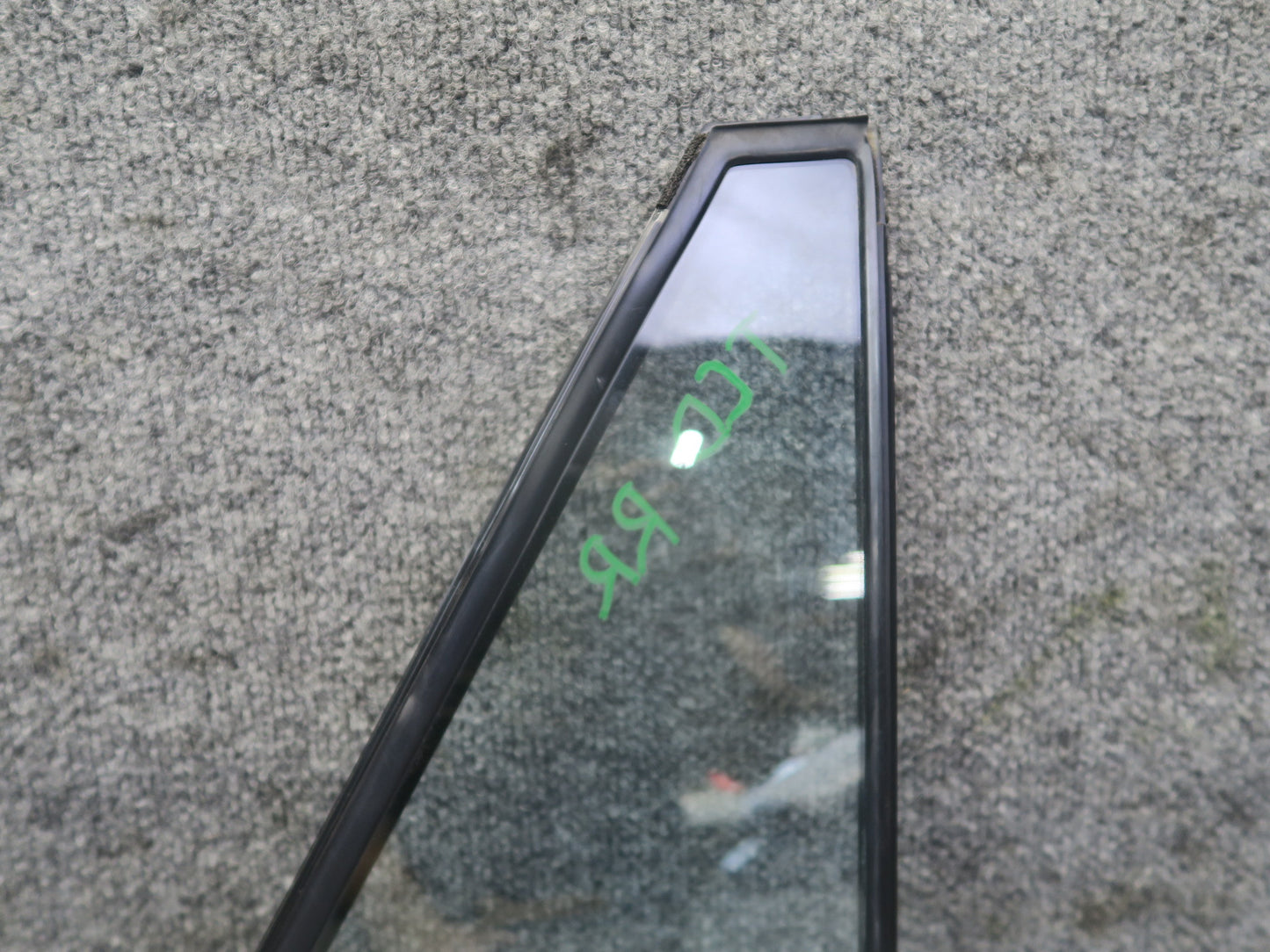 84-88 Toyota Cressida MX73 Sedan Rear Right Door Quarter Window Glass OEM