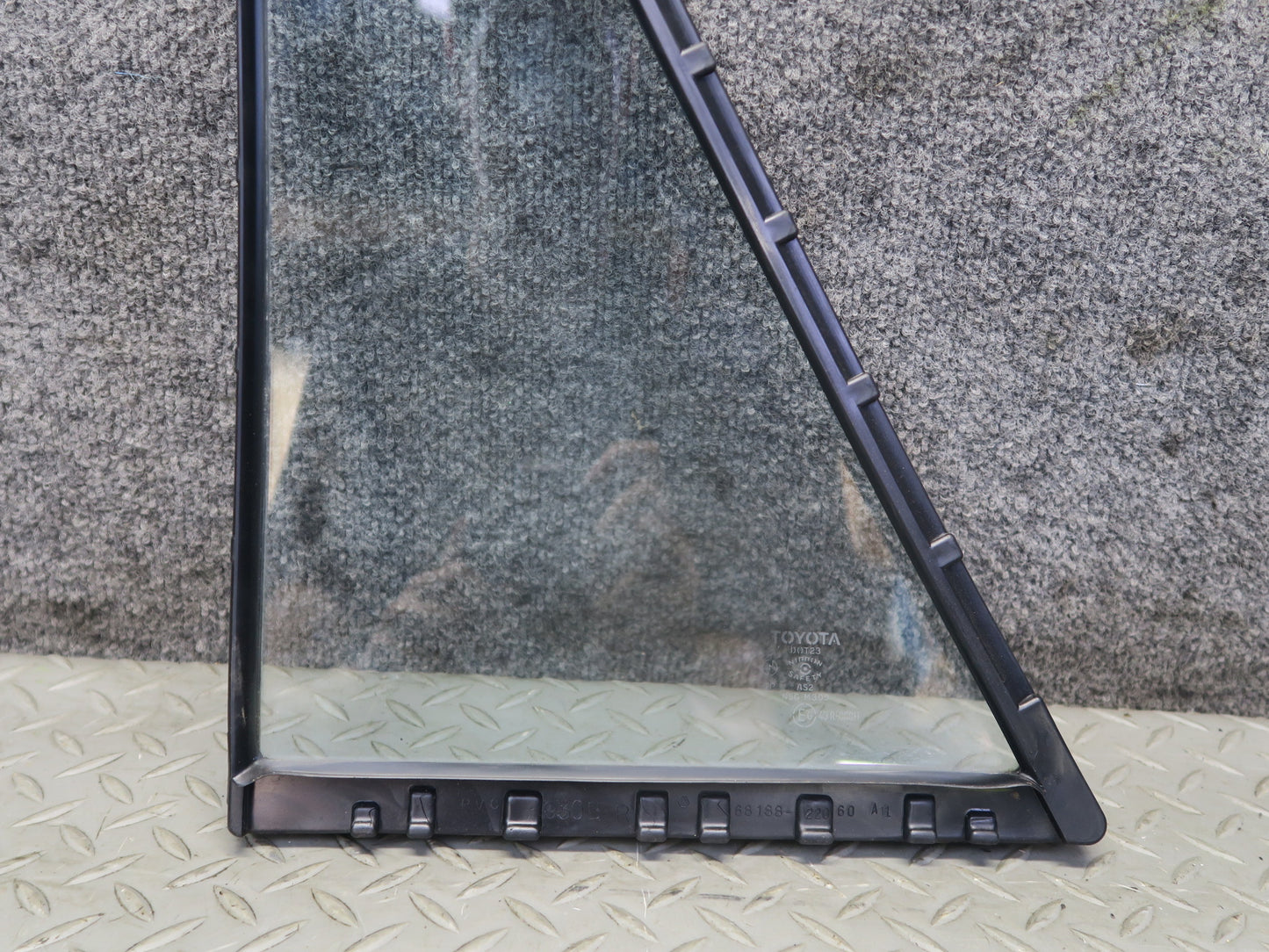 84-88 Toyota Cressida MX73 Sedan Rear Right Door Quarter Window Glass OEM
