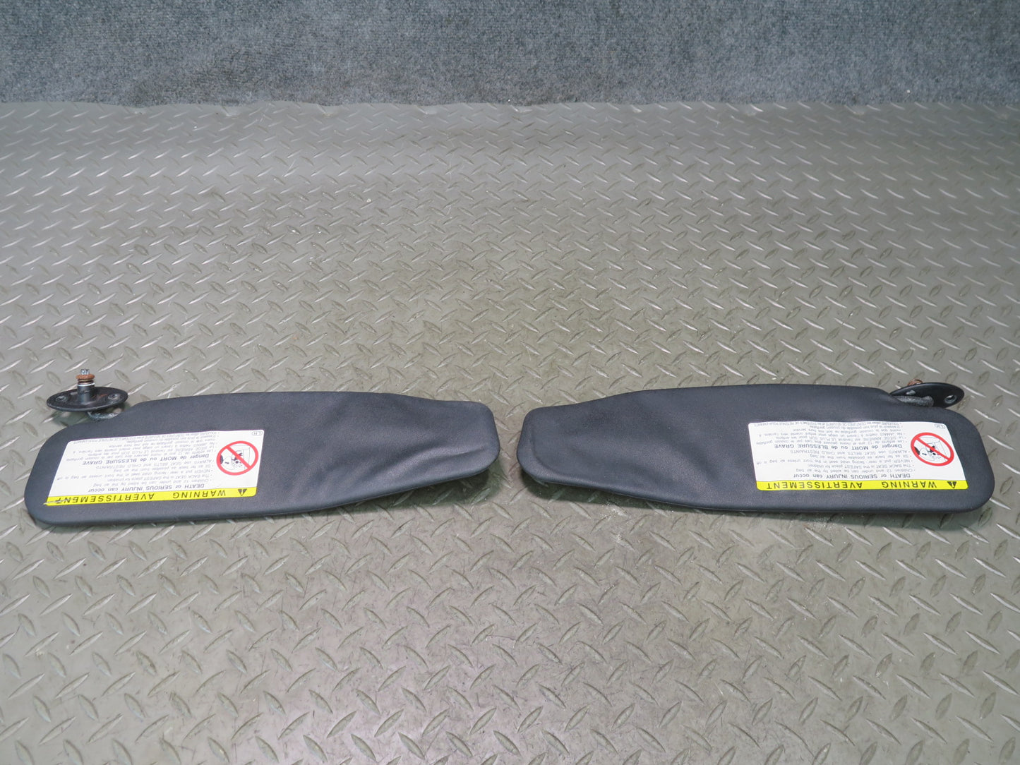 00-05 Toyota MR2 Spyder ZZW30L Set of 2 Front Left & Right Sun Visor Black OEM