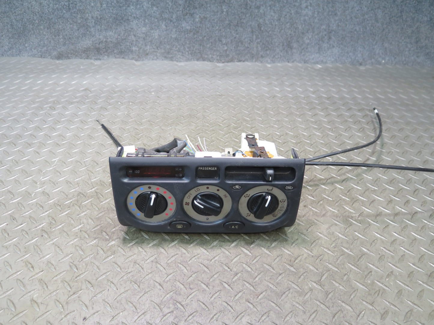00-05 Toyota MR2 Spyder ZZW30L A/C Heater Climate Control Switch Panel OEM
