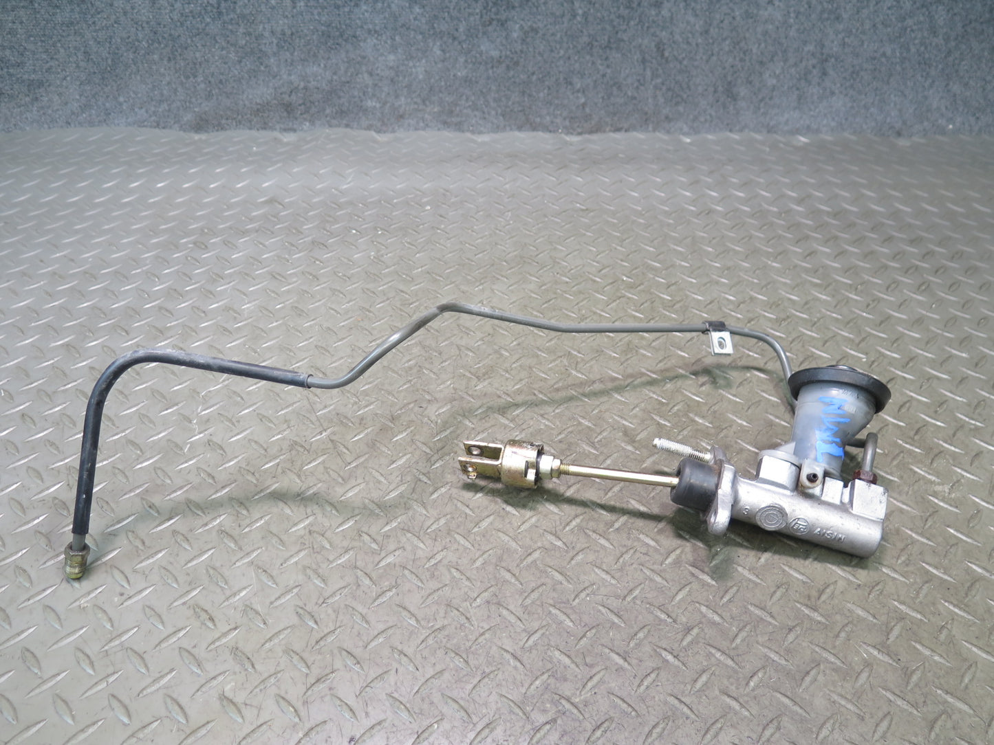 00-05 Toyota MR2 Spyder ZZW30L Clutch Master Cylinder OEM