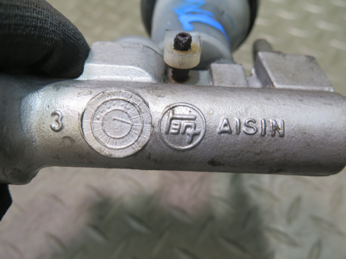 00-05 Toyota MR2 Spyder ZZW30L Clutch Master Cylinder OEM