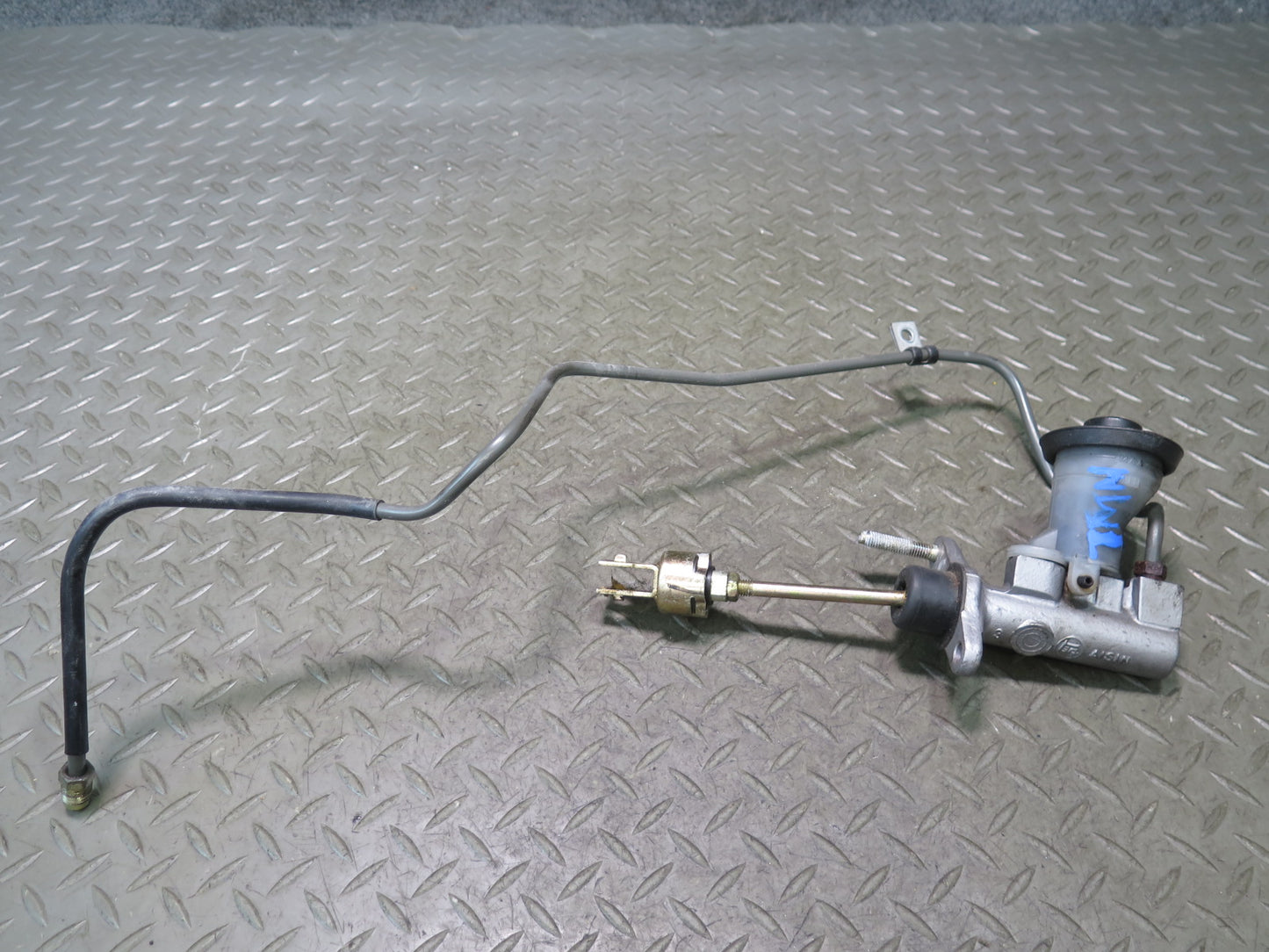 00-05 Toyota MR2 Spyder ZZW30L Clutch Master Cylinder OEM