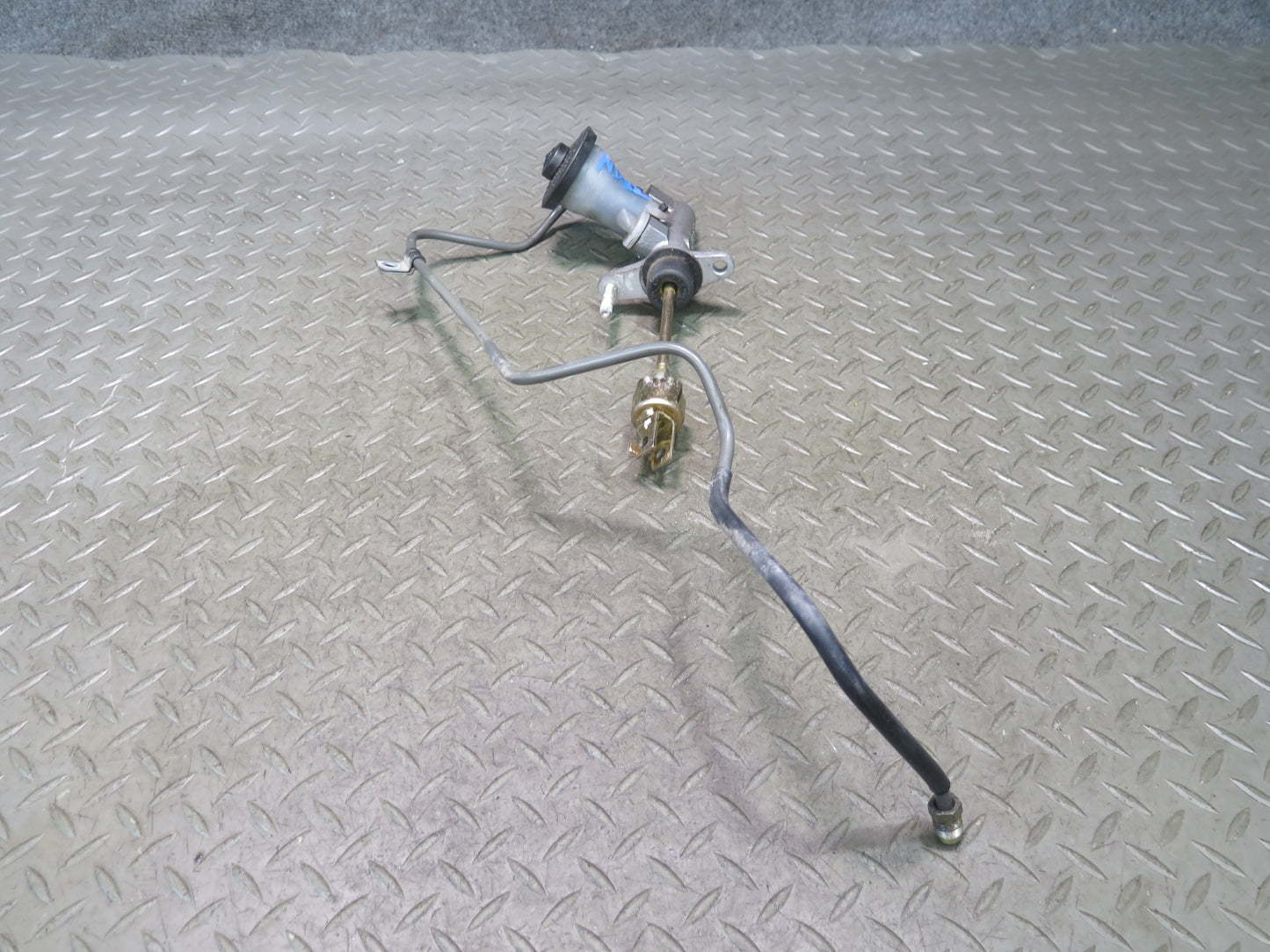 00-05 Toyota MR2 Spyder ZZW30L Clutch Master Cylinder OEM
