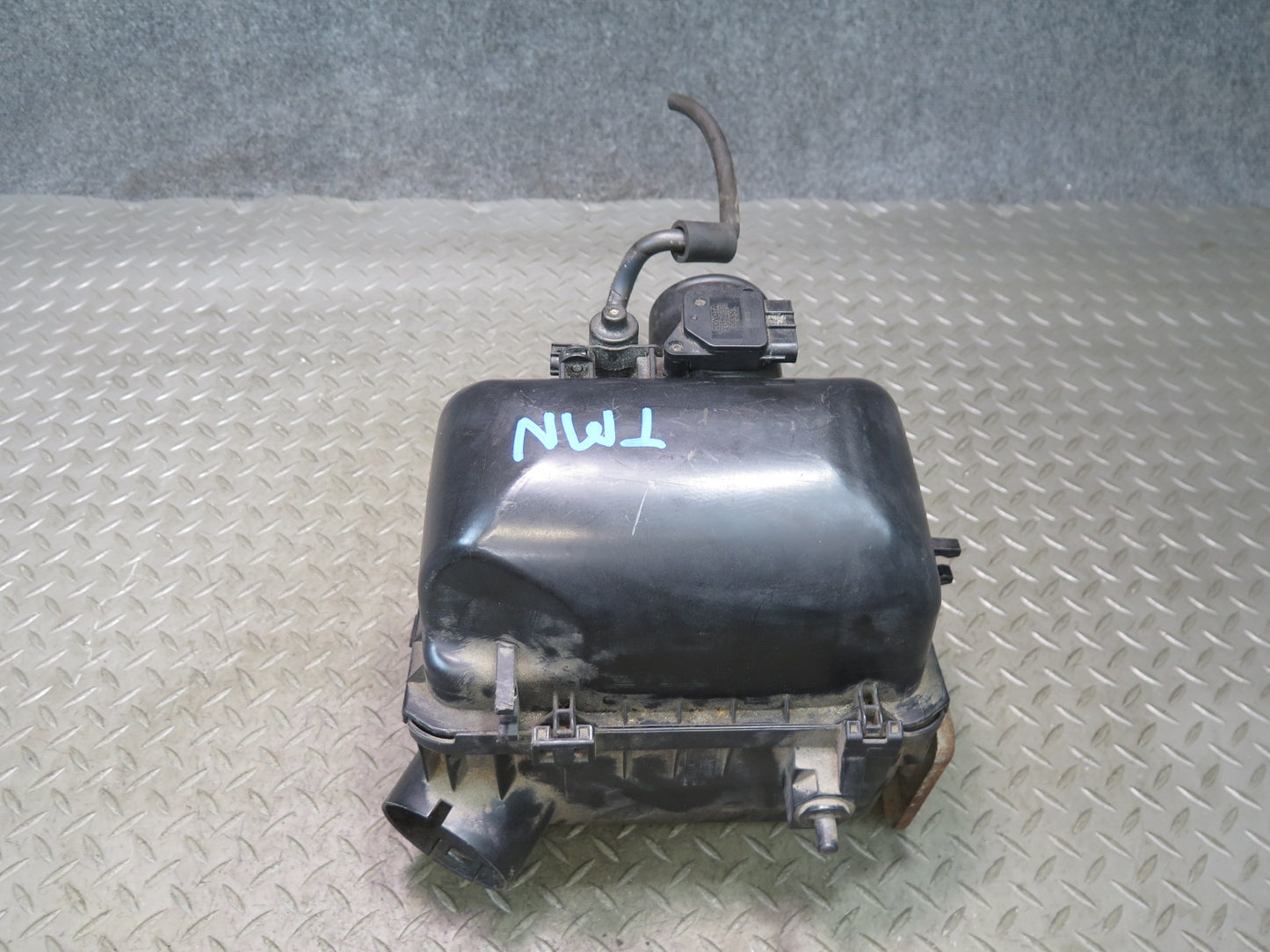 00-05 Toyota MR2 Spyder ZZW30L Air Intake Cleaner Filter Box w Sensor OEM