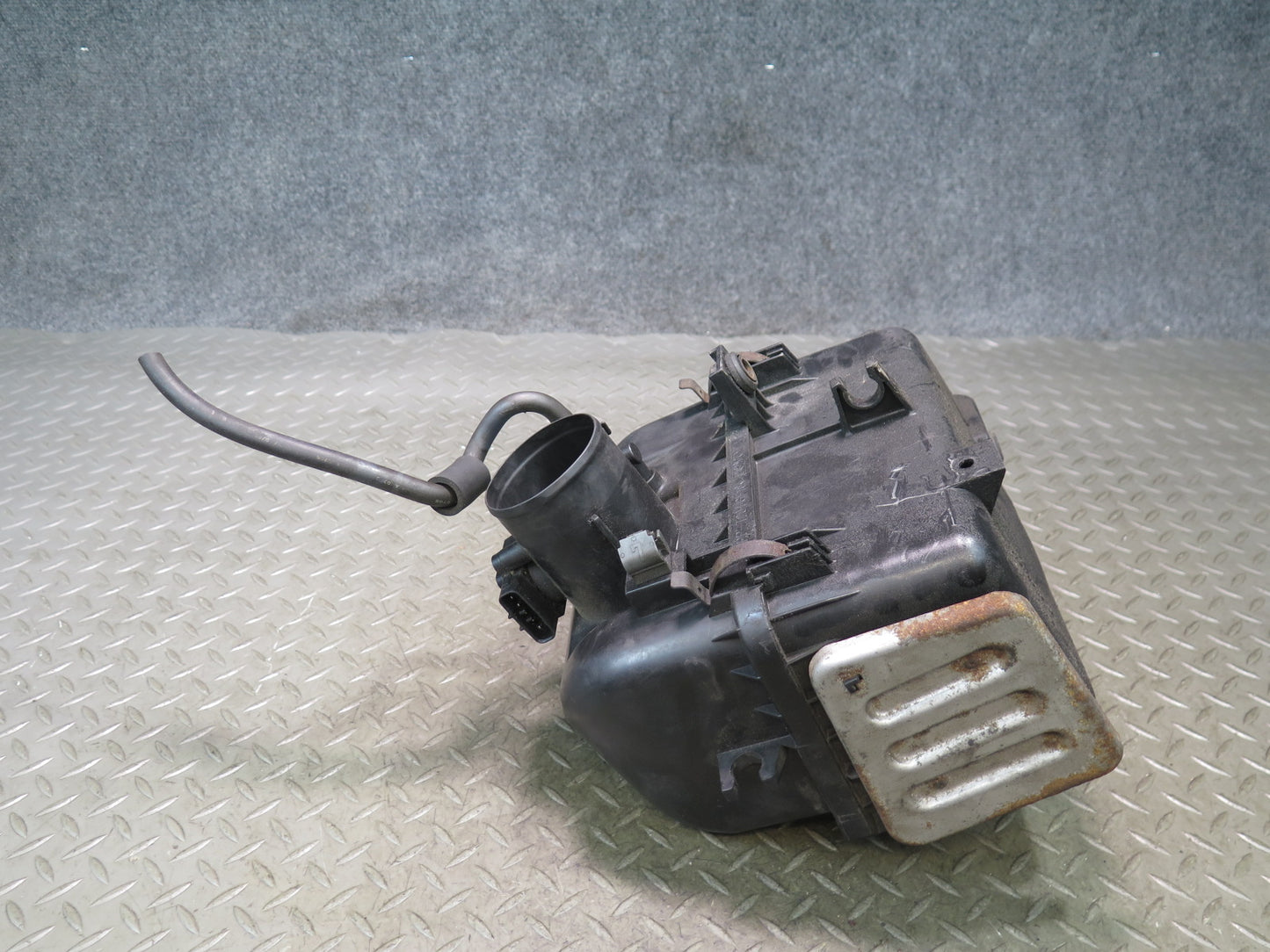 00-05 Toyota MR2 Spyder ZZW30L Air Intake Cleaner Filter Box w Sensor OEM