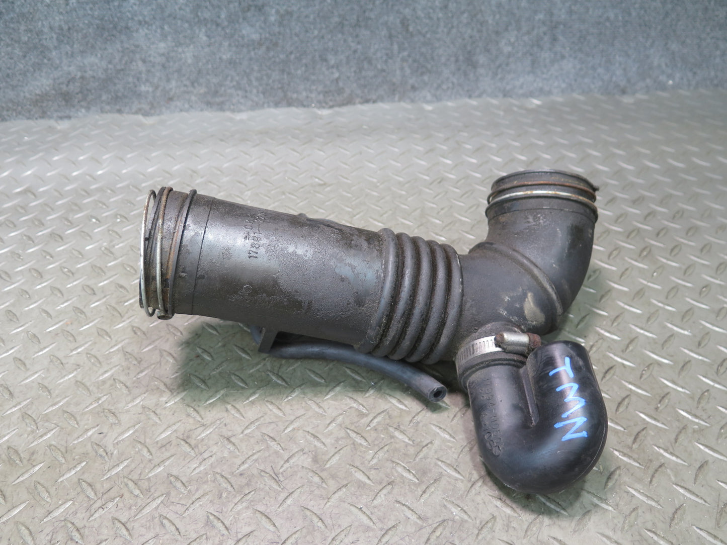 00-05 Toyota MR2 Spyder ZZW30L Air Intake Hose Duct Pipe Line 17881-22050 OEM
