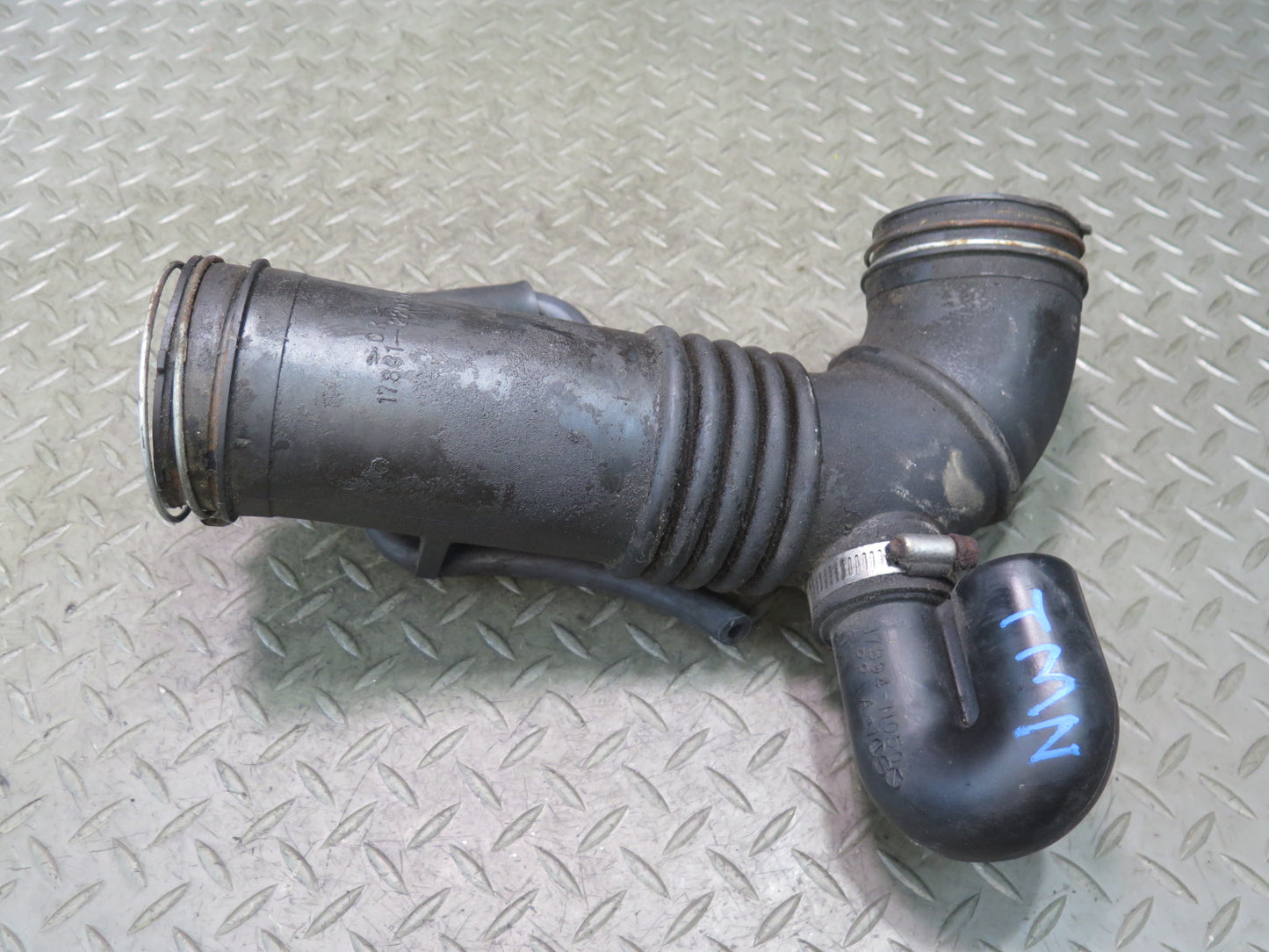00-05 Toyota MR2 Spyder ZZW30L Air Intake Hose Duct Pipe Line 17881-22050 OEM