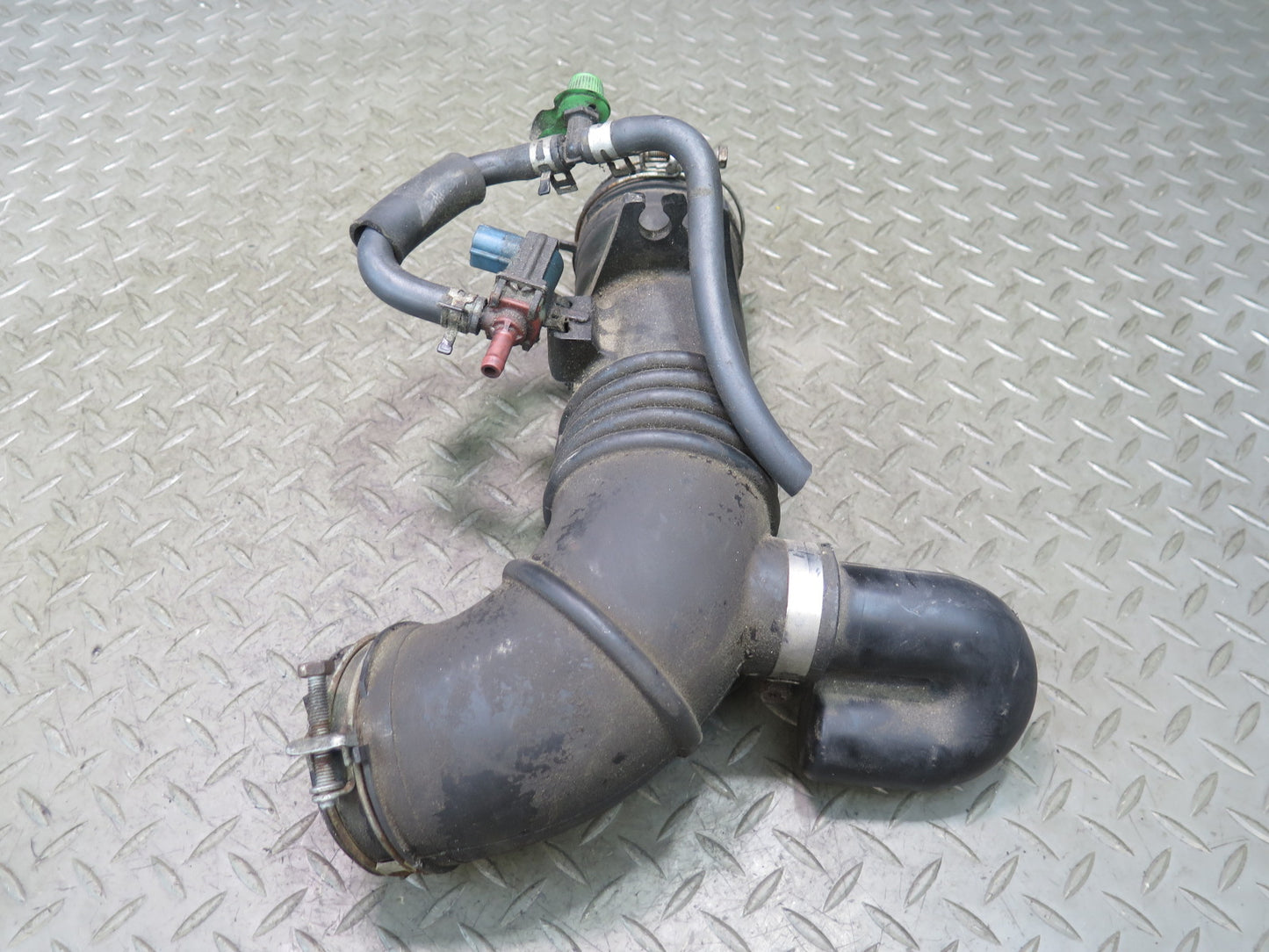 00-05 Toyota MR2 Spyder ZZW30L Air Intake Hose Duct Pipe Line 17881-22050 OEM