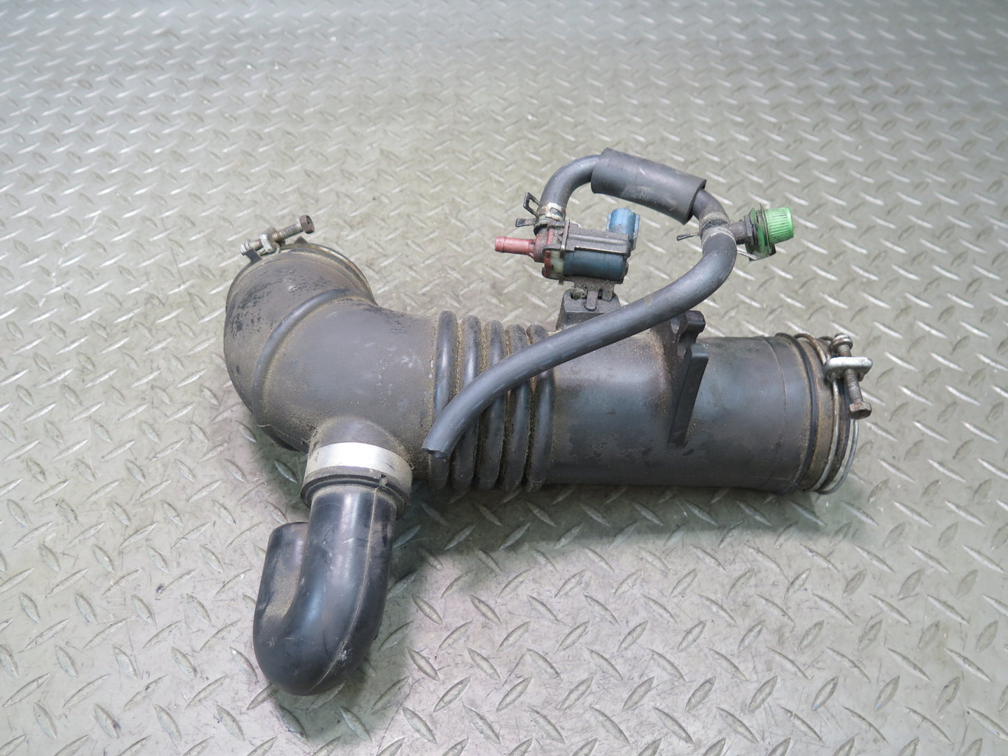 00-05 Toyota MR2 Spyder ZZW30L Air Intake Hose Duct Pipe Line 17881-22050 OEM