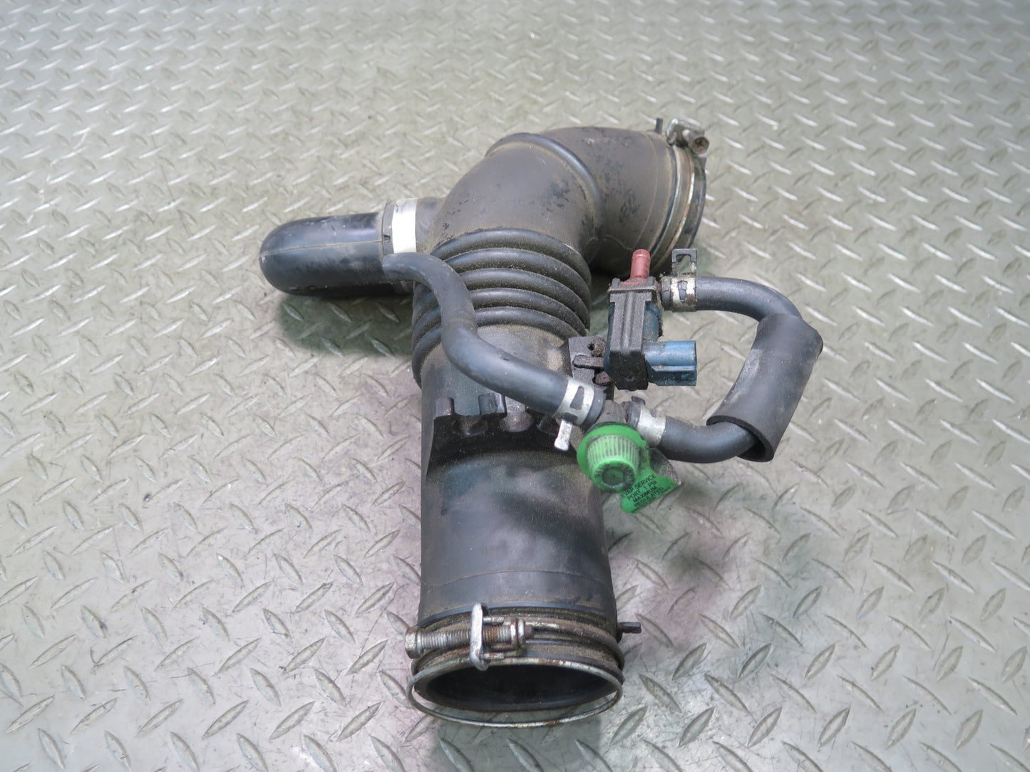 00-05 Toyota MR2 Spyder ZZW30L Air Intake Hose Duct Pipe Line 17881-22050 OEM