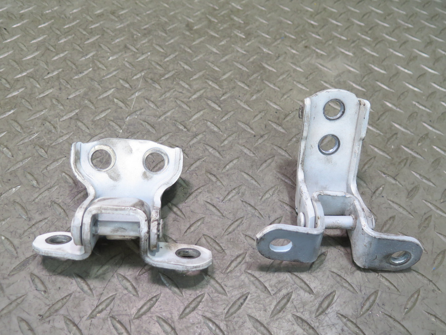 00-05 Toyota MR2 Spyder ZZW30L Set of 2 Right Door Upper & Lower Hinge OEM