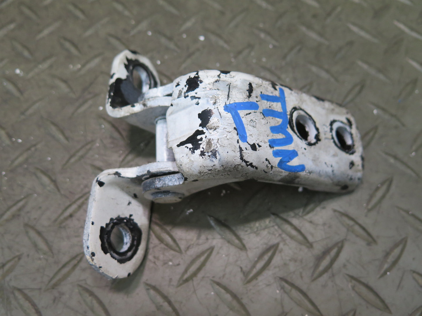 00-05 Toyota MR2 Spyder ZZW30L Set of 2 Left Door Upper & Lower Hinge OEM