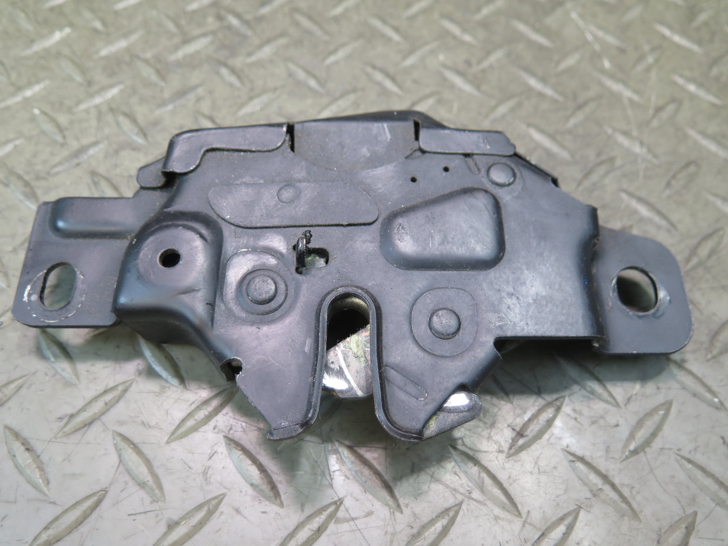 00-05 Toyota MR2 Spyder ZZW30L Rear Trunk Lock Latch Actuator OEM