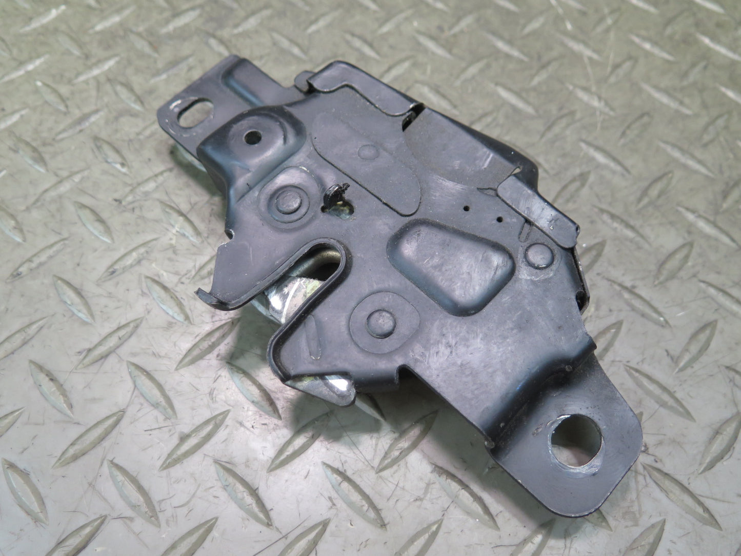 00-05 Toyota MR2 Spyder ZZW30L Rear Trunk Lock Latch Actuator OEM