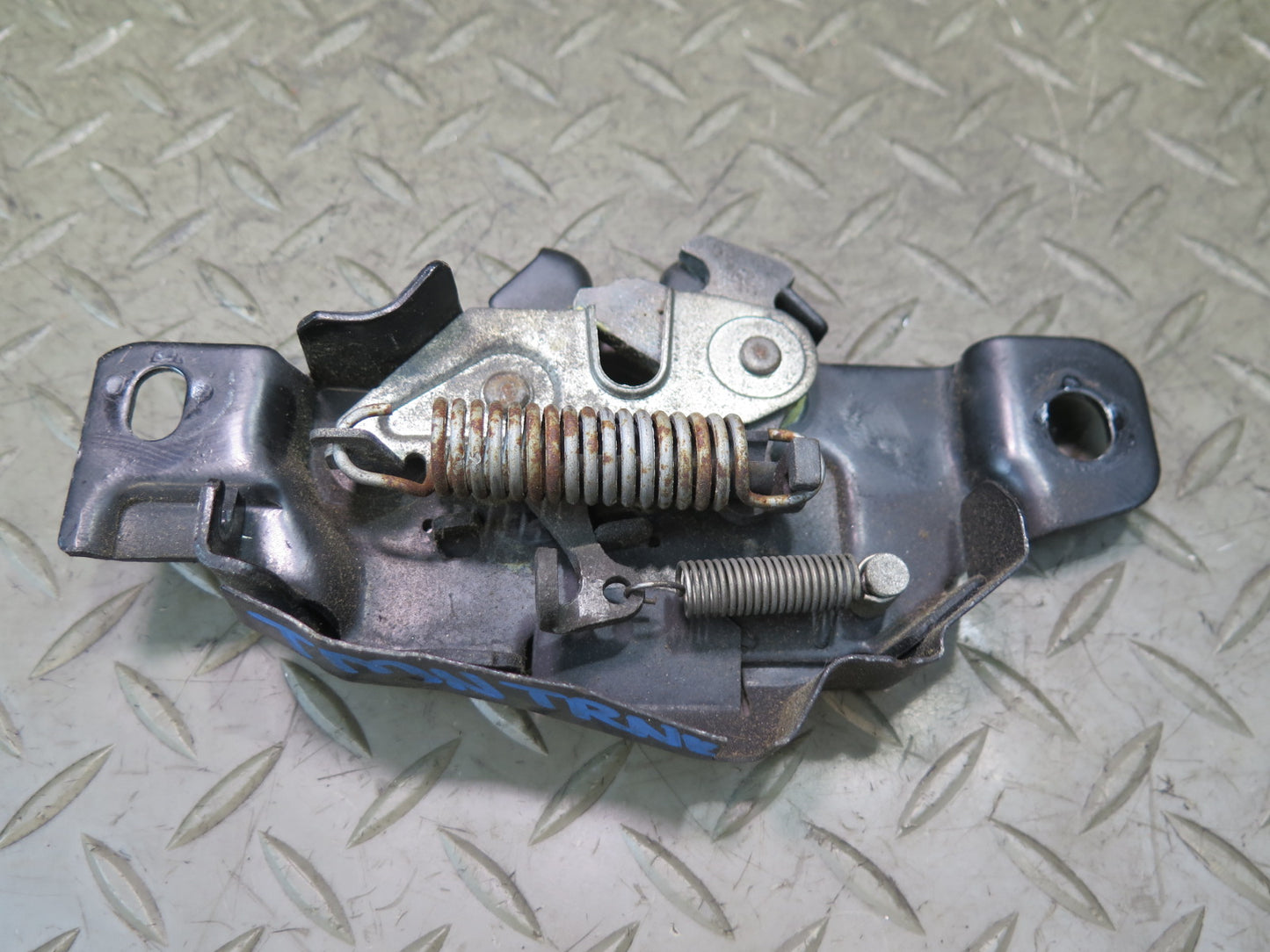 00-05 Toyota MR2 Spyder ZZW30L Rear Trunk Lock Latch Actuator OEM