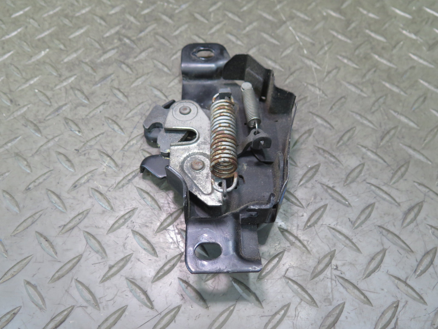 00-05 Toyota MR2 Spyder ZZW30L Rear Trunk Lock Latch Actuator OEM