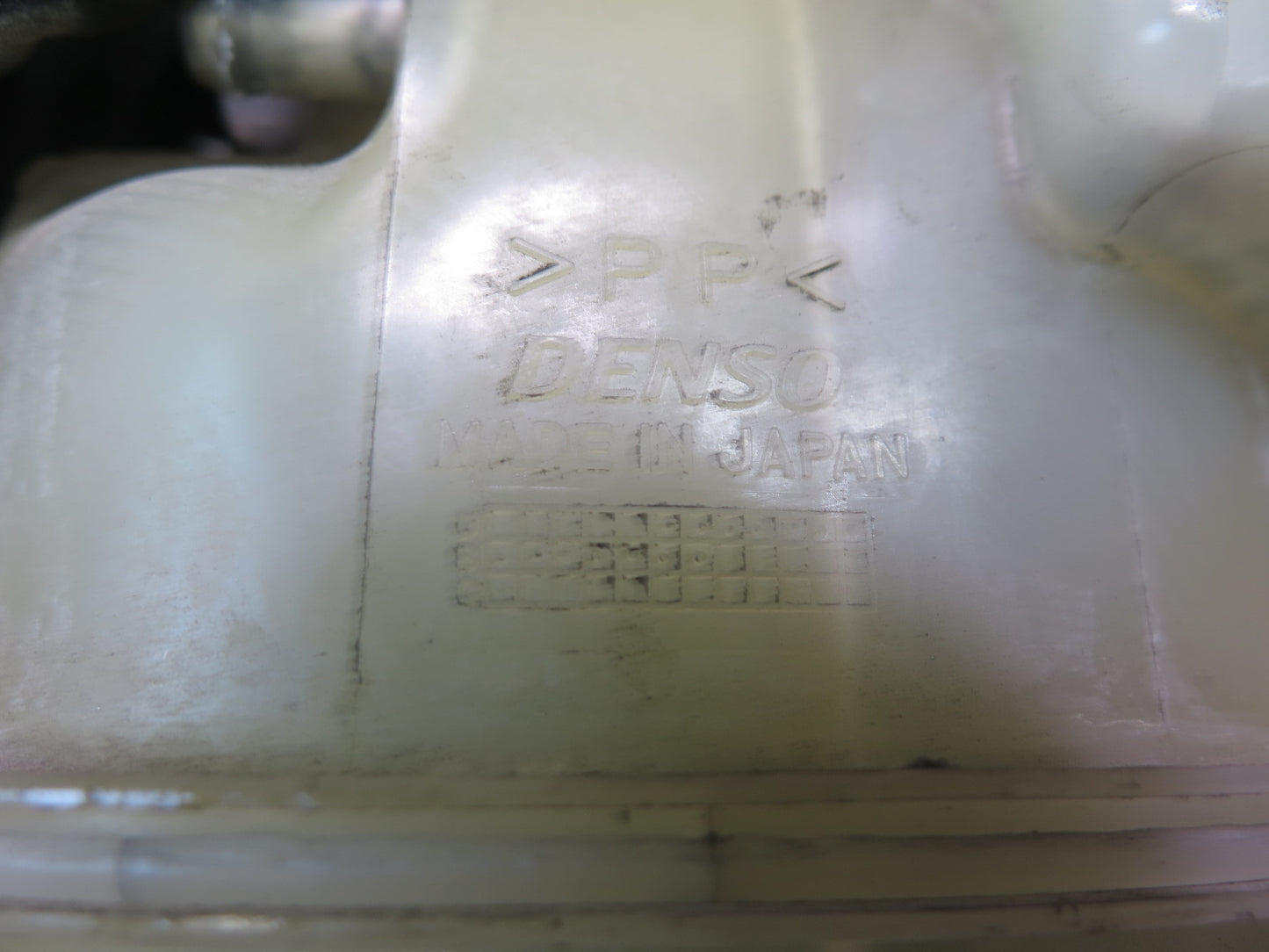 00-05 Toyota MR2 Spyder ZZW30L Engine Expansion Overflow Reservoir Tank OEM