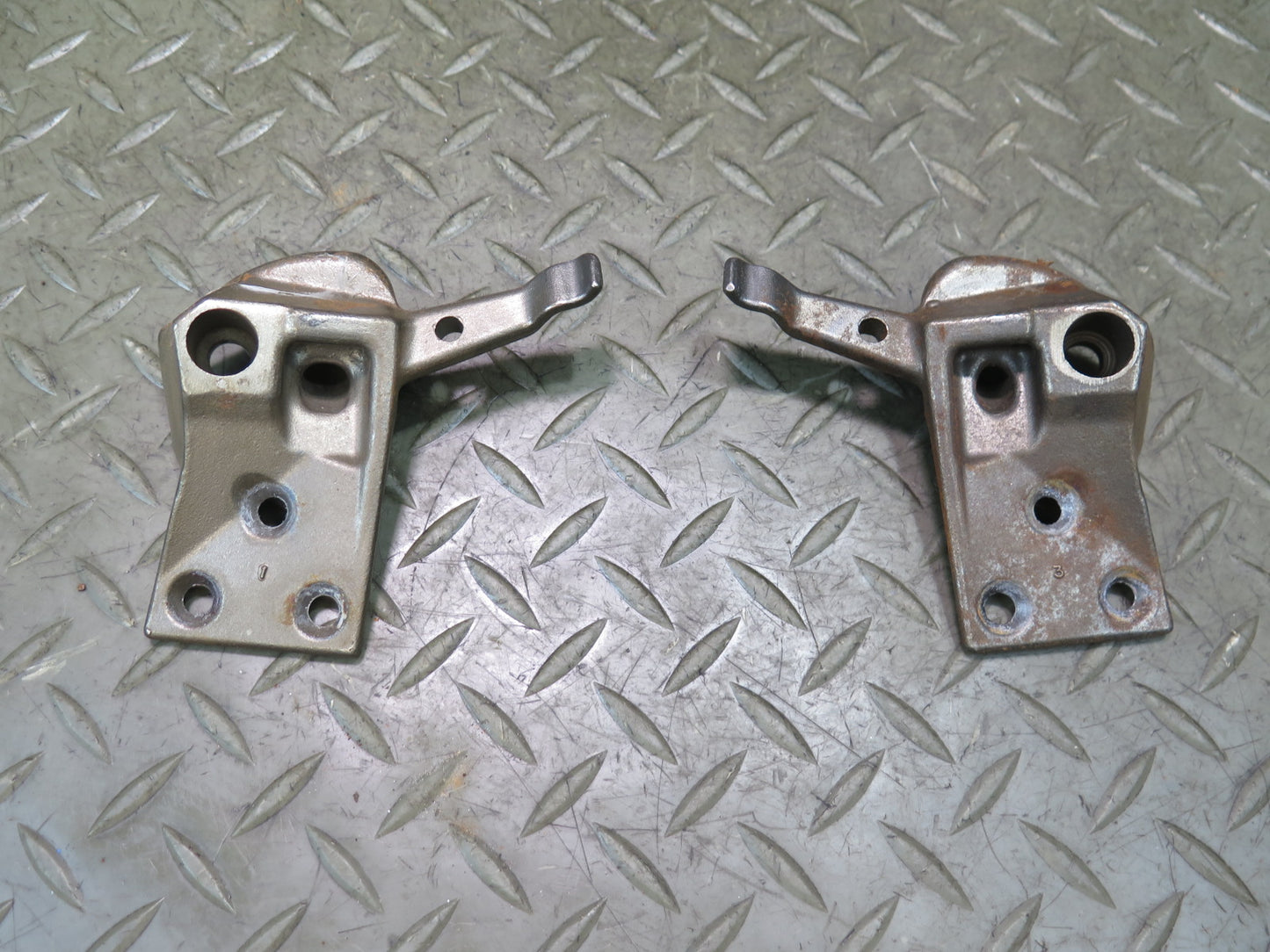 96-02 BMW E36/7 Z3 Roadster Set of 2 Left & Right TOP Roof Base Plate OEM