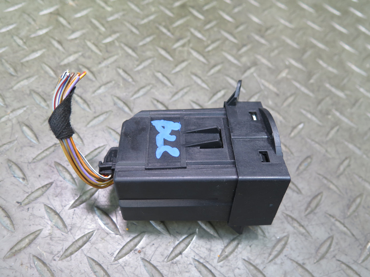 00-02 BMW E36/7 Z3 Onboard Computer Digital Clock Unit 8383661 OEM