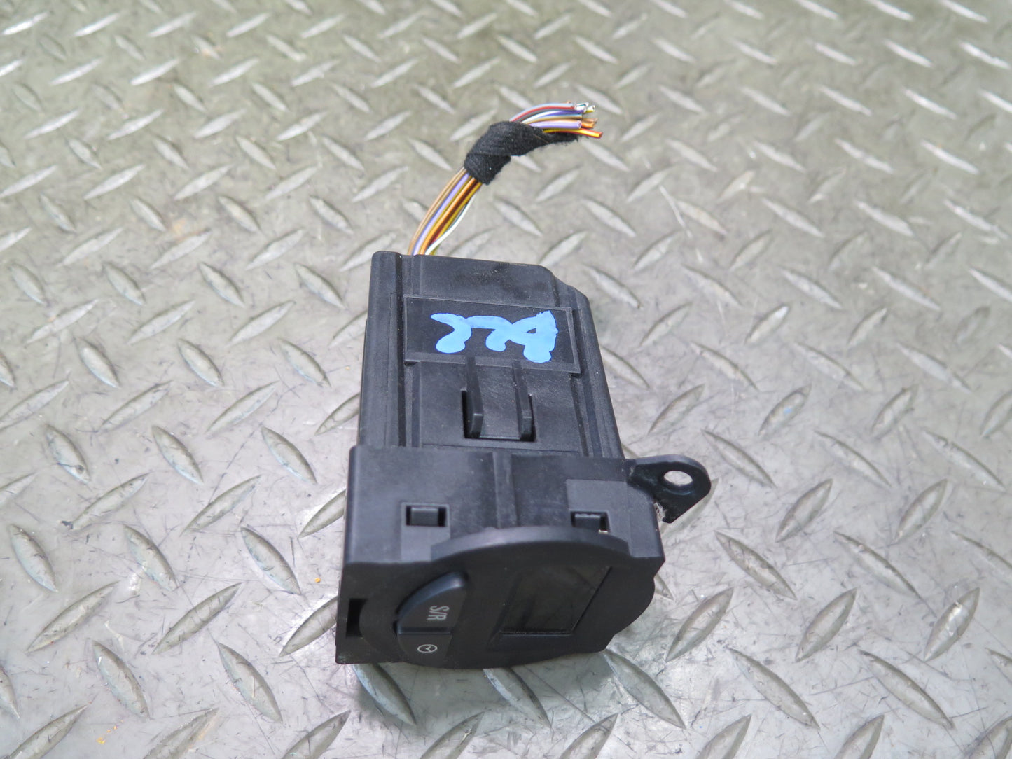 00-02 BMW E36/7 Z3 Onboard Computer Digital Clock Unit 8383661 OEM