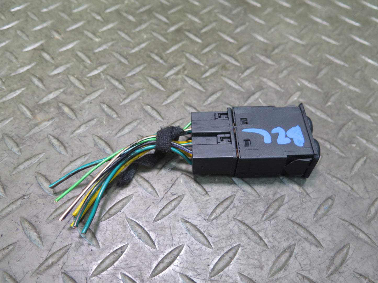 00-02 BMW E36/7 Z3 A/C Air Condition Recirculation Button Switch 6901575 OEM
