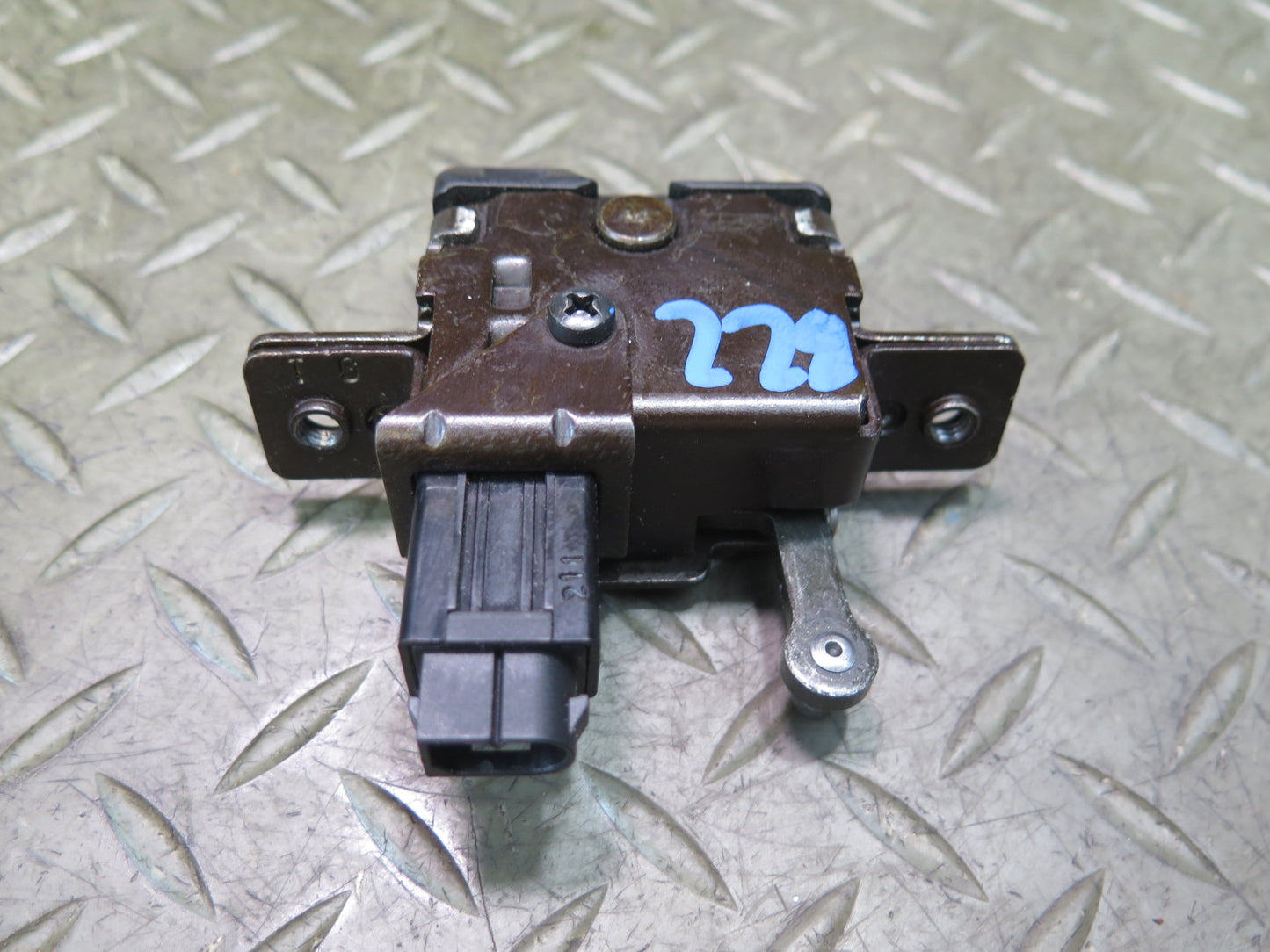 96-02 BMW E36/7 Z3 Roadster Rear Trunk Lid Lock Latch Actuator 1944690 OEM