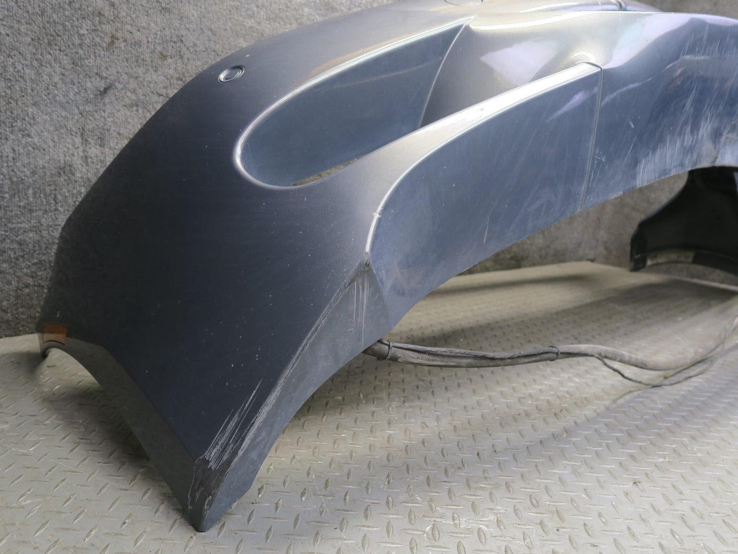 2006-2010 BMW E63 E64 M6 M-sport Front Bumper Cover w Kidney Grille Defected