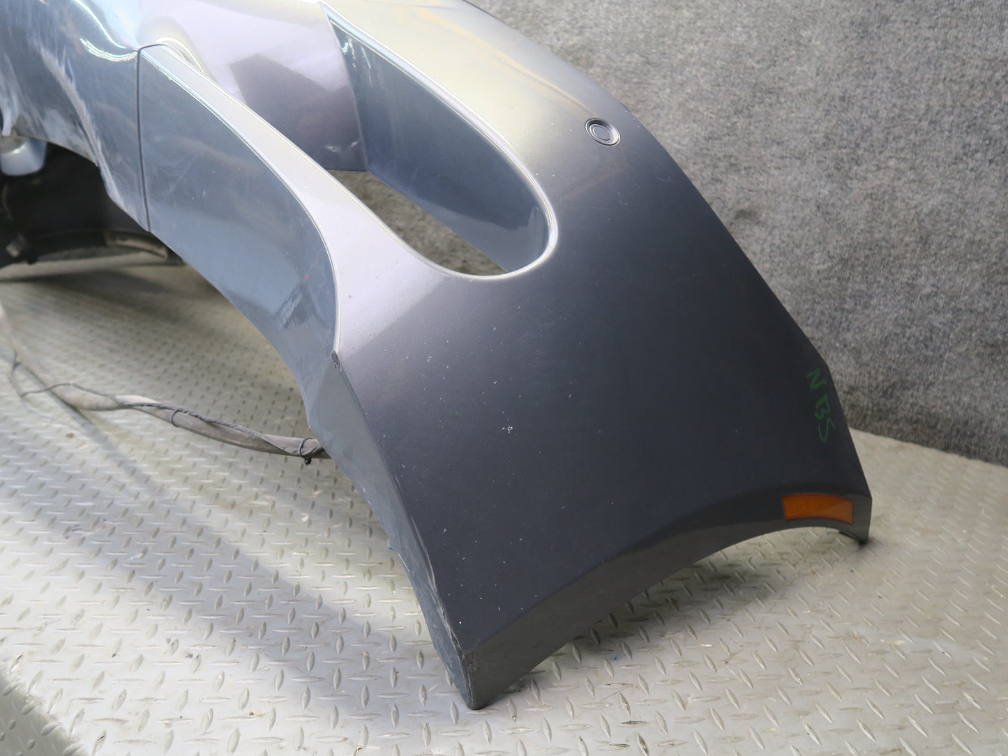 2006-2010 BMW E63 E64 M6 M-sport Front Bumper Cover w Kidney Grille Defected