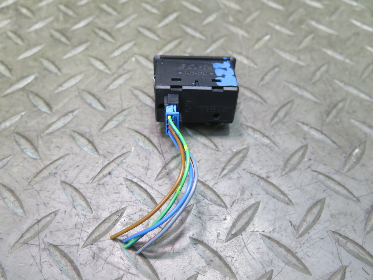 00-02 BMW E36/7 Z3 DSC Dynamic Stability Control Button Switch 8383446 OEM