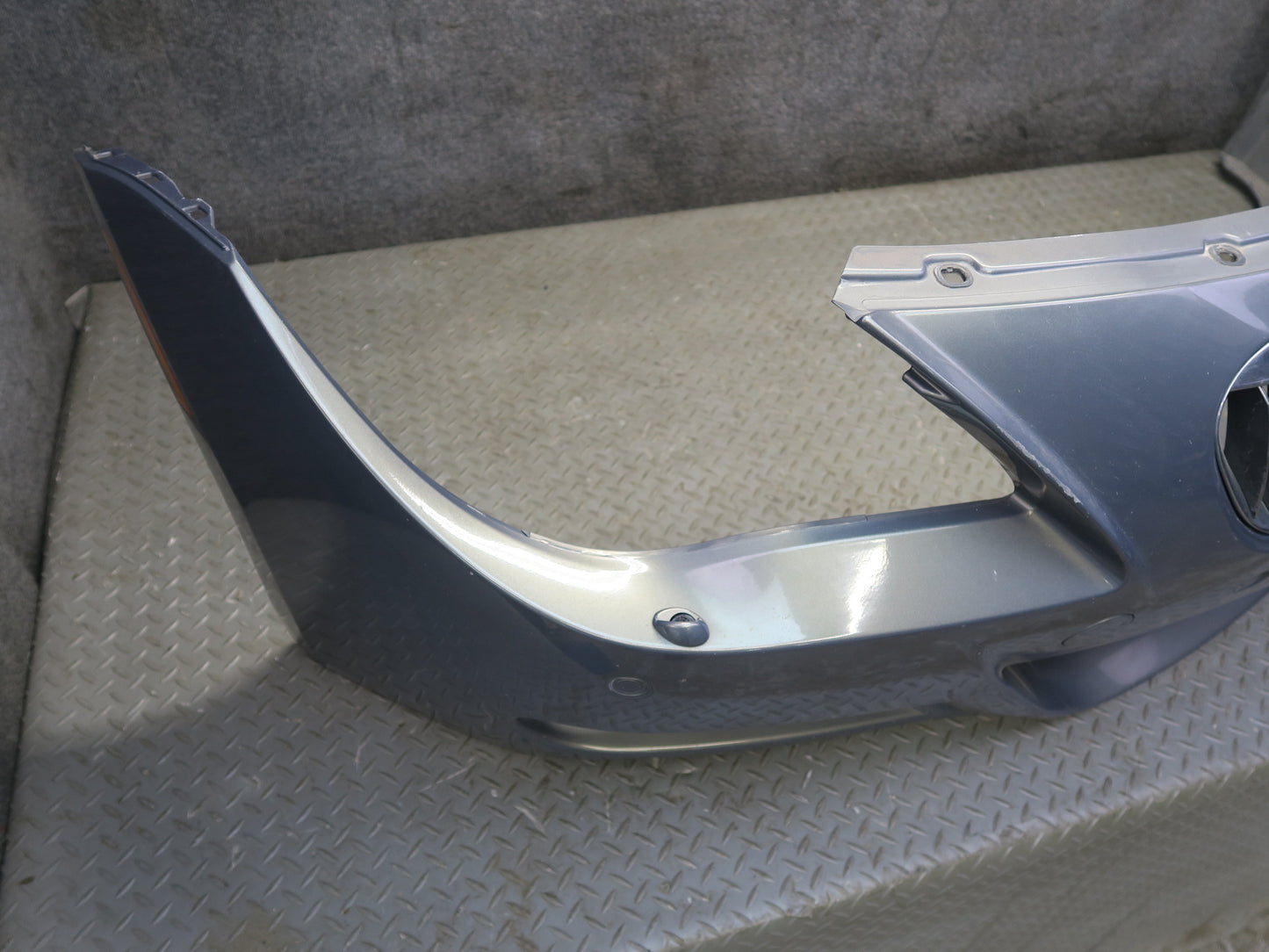2006-2010 BMW E63 E64 M6 M-sport Front Bumper Cover w Kidney Grille Defected