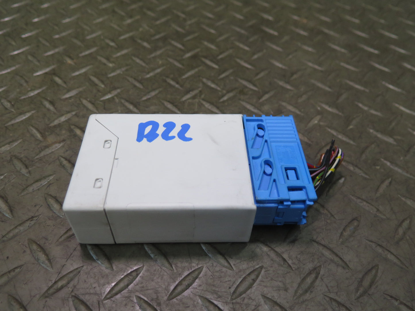 96-02 BMW E36/7 Z3 Windshield Wiper Relay Control Module 8366381 OEM