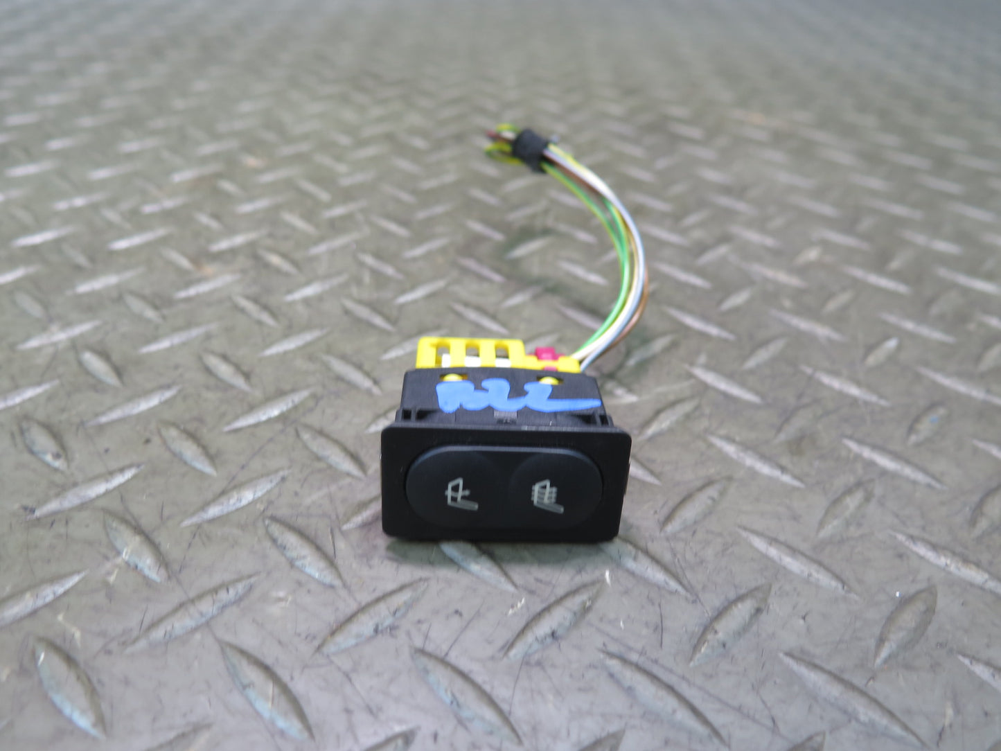 96-02 BMW E36/7 Z3 Heated Seat Heater Control Button Switch 2491477 OEM