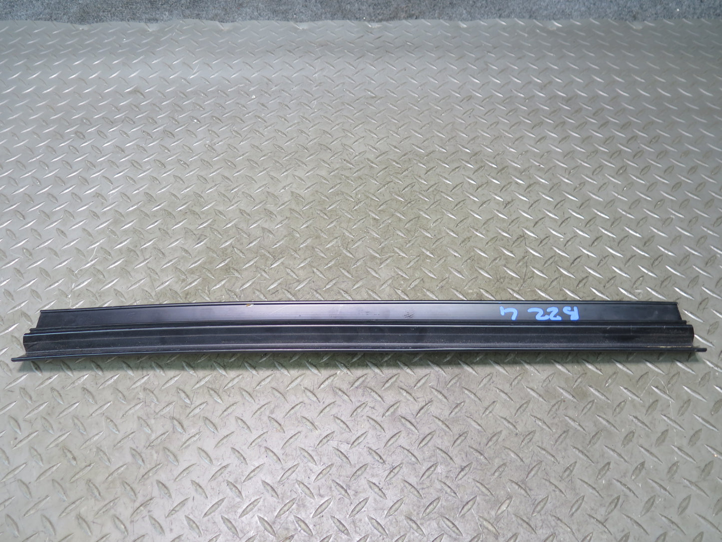 96-02 BMW E36/7 Z3 Roadster Left & Right Door Sill Trim Carpet Holder Set OEM