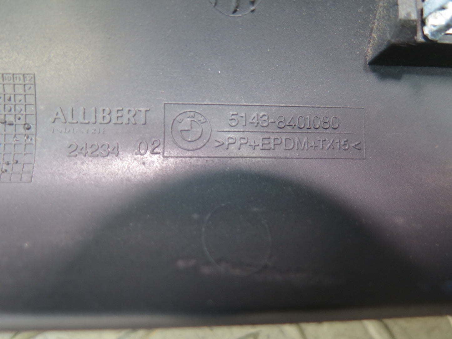 96-02 BMW E36/7 Z3 Roadster Set of 2 Front A Pillar Trim Cover Panel Black OEM