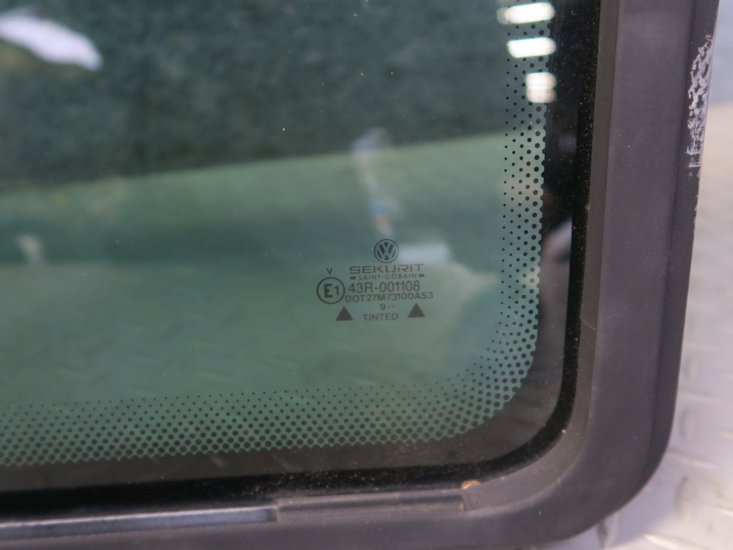 97-00 VW Eurovan T4 Center Left Movable Glass Window OEM