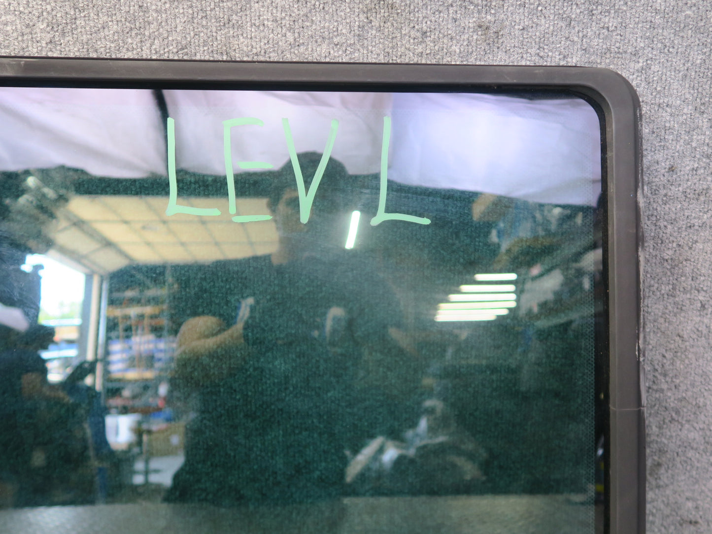 97-00 VW Eurovan T4 Center Left Movable Glass Window OEM