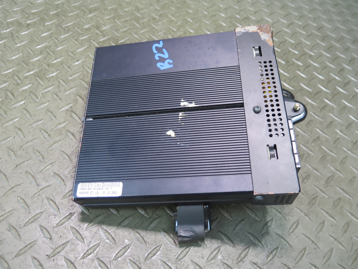 99-02 BMW E36/7 Z3 Roadster Harman Kardon Radio Audio Amplifier AMP 6902840 OEM