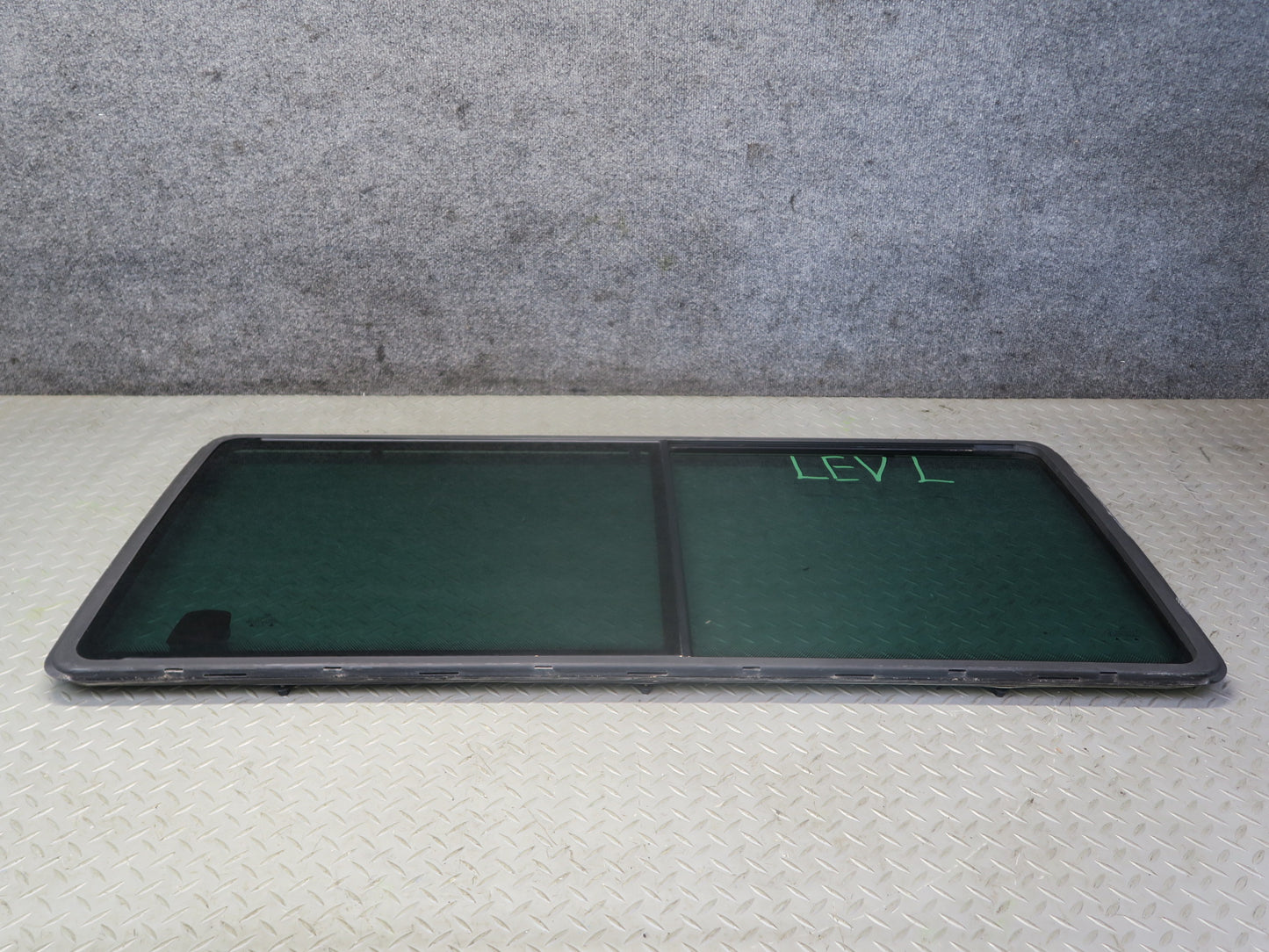 97-00 VW Eurovan T4 Center Left Movable Glass Window OEM