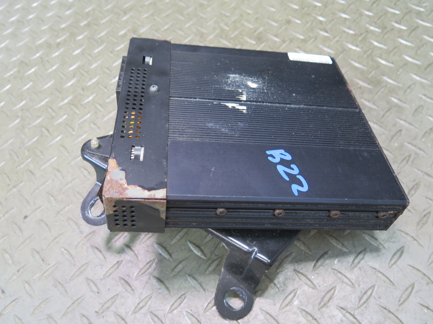 99-02 BMW E36/7 Z3 Roadster Harman Kardon Radio Audio Amplifier AMP 6902840 OEM