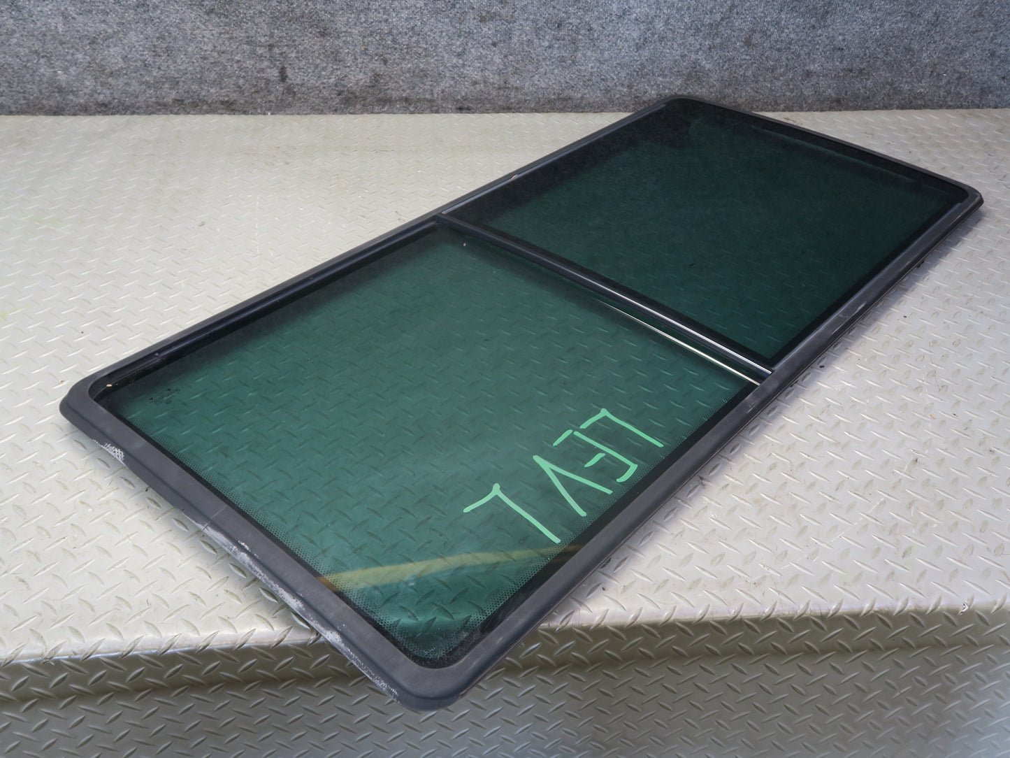 97-00 VW Eurovan T4 Center Left Movable Glass Window OEM