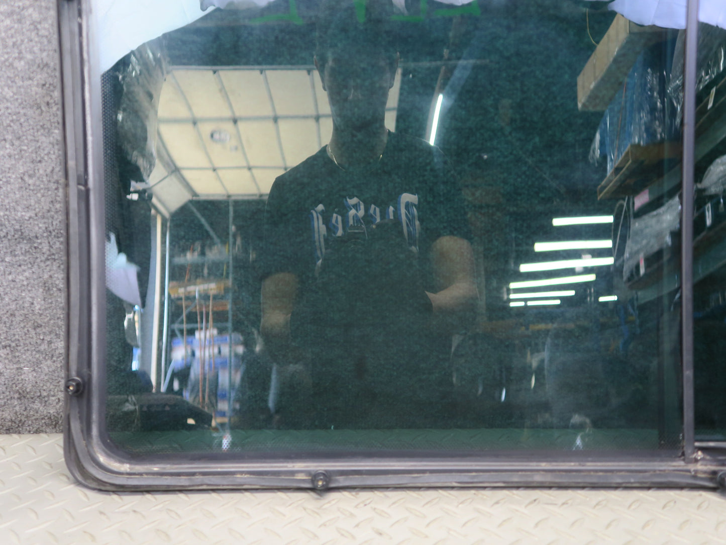 97-00 VW Eurovan T4 Center Left Movable Glass Window OEM