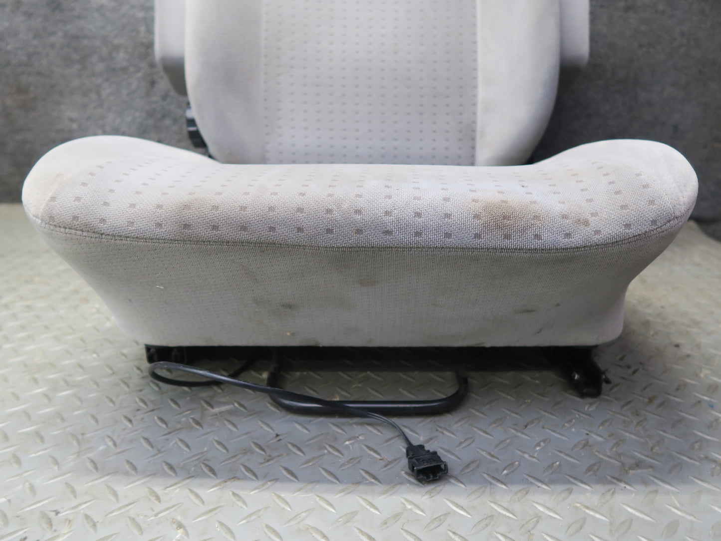99-00 VW Eurovan T4 Set of 2 Front Left & Right Cloth Seat w Armrest Gray OEM